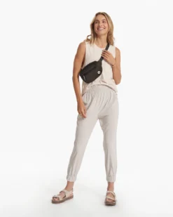 Sunset Tank | Dune -Vuori Clothing Store VW177DUN SP23 W ECOMM TOPS 3109 FULL 1X1 d516153b 75a6 4e75 a684 ddffb1e8e6e9