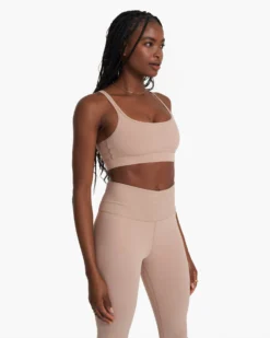 Mindset Bra | Coconut -Vuori Clothing Store VW186COC SP23 W ECOMM SPORTSBRAS 0575 TOP 1X1 fd99f985 63c7 4578 9d38 251eef9a587c