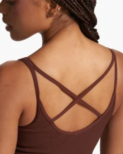 Rib Crop Tank | Mulberry -Vuori Clothing Store VW189MLB FA23 M ECOMM TOPS DETAIL 2