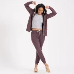 Halo Performance Hoodie | Smoked Plum Heather 10 Halo Performance Hoodie | Smoked Plum Heather -Vuori Clothing Store VW201SPH 5 99e55fe9 c6e5 4d9d a08a e24327d7ddd8