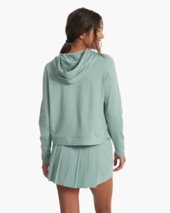 Halo Essential Hoodie | Celery Heather -Vuori Clothing Store VW226HLE SP23 W ECOMM FLEECE TOP 1315 1x1 1f625115 65d9 4296 b0f1 4a65475ae8a1