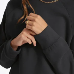 Restore Oversized Crew | Washed Black 8 Restore Oversized Crew | Washed Black -Vuori Clothing Store VW265WBL FA22 W ECOMM 01671 Retouch