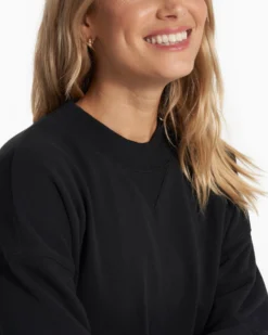 Sedona Crew | Black 8 Sedona Crew | Black -Vuori Clothing Store VW278BLK SP23 W ECOMM FLEECE DETAIL 2422 1x1 28a024b4 78df 4c31 9ca1 634dd3291e6b