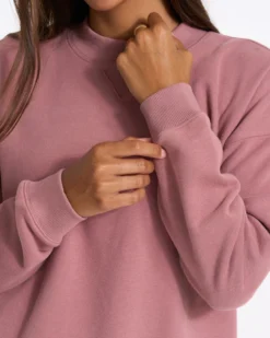 Sedona Crew | Marsala -Vuori Clothing Store VW278MAR SP23 W ECOMM FLEECE DETAIL 01217 1x1 afdffb2a 872b 44b6 96f8 ab68212e1832