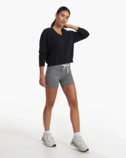 Sedona V Neck | Black 12 Sedona V Neck | Black -Vuori Clothing Store VW292BLK SP23 W ECOMM FLEECE 3270 FULL 1x1 0490f58c 4480 4ad5 8efd 46e71b7f7444