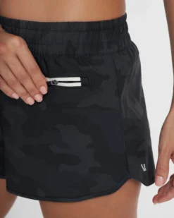 Clementine Short 2.0 | Black Camo -Vuori Clothing Store VW3000BCM 4771