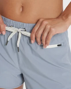 Clementine Short 2.0 | Light Cloud 6 Clementine Short 2.0 | Light Cloud -Vuori Clothing Store VW3000LTL 4454