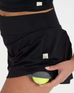 Halo Performance Skirt | Black -Vuori Clothing Store VW3006BLK 9220