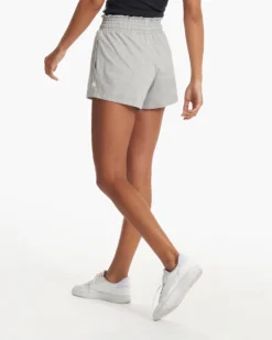 Halo Boxy Short | Pale Grey Heather -Vuori Clothing Store VW3013PHG SP23 W ECOMM SHORTS DETAIL 1385 1x1 581e9f51 af11 4047 b2d2 37fc91fd235f