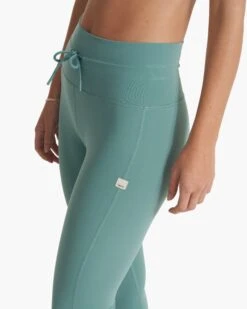Daily Legging | Basil 8 Daily Legging | Basil -Vuori Clothing Store VW323BIL SP23 W ECOMM PANTS 1706 DETAIL 1x1 6495a6b5 cffd 4a76 8816 3aa50487f2dd