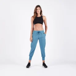 Summits Woven Jogger | Tide -Vuori Clothing Store VW324TID 1