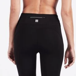 Pace High Rise Legging | Black 9 Pace High Rise Legging | Black -Vuori Clothing Store VW329BLK DETAIL