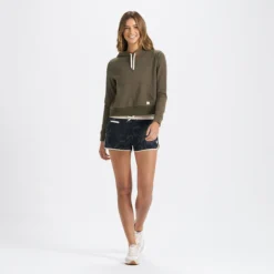 Tavi Short | Charcoal Big Flower -Vuori Clothing Store VW361HBF 5