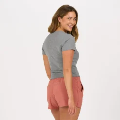 Pose Fitted Tee | Medium Heather Grey 11 Pose Fitted Tee | Medium Heather Grey -Vuori Clothing Store VW367CIN 3161