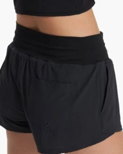 Seabreeze Short | Black 11 Seabreeze Short | Black -Vuori Clothing Store VW370BLK SP23 W ECOMM SHORTS 3860 DETAIL 1x1 0d220f0d 601b 4da7 82e4 a10a69060dc2