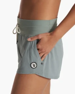 Seabreeze Short | Fern 10 Seabreeze Short | Fern -Vuori Clothing Store VW370FRN FA23 W ECOMM SHORTS DETAIL 7