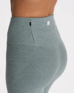 Clean Elevation Shorty | Stormy Heather -Vuori Clothing Store VW371HSR SP23 W ECOMM SHORTS DETAIL 0302 1x1 5f661537 77c1 47c4 b3ad d20b2807077b scaled