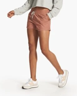 New Products -Vuori Clothing Store VW385SNW FA23 W ECOMM SHORTS FRONT ALT BOTTOMS 4