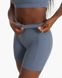 Studio Pocket Short | Light Azure -Vuori Clothing Store VW390LAZ SP23 W ECOMM SHORTS 2817 DETAIL 1x1 0100884b ddb3 4995 af86 a5dc00825628