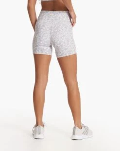 Studio Pocket Short | Light Micro Mini Camo 9 Studio Pocket Short | Light Micro Mini Camo -Vuori Clothing Store VW390LMM SP23 W ECOMM SHORTS BOTTOM 0473 1x1 0b75b489 4bb6 4b62 89b4 8fc1f4bfa20c