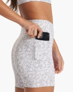 Studio Pocket Short | Light Micro Mini Camo 8 Studio Pocket Short | Light Micro Mini Camo -Vuori Clothing Store VW390LMM SP23 W ECOMM SHORTS BOTTOM 0486 1x1 23b45be7 69e7 46a8 9610 85732114e48a