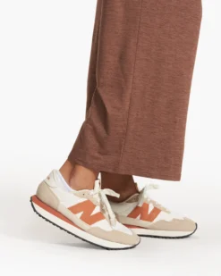 Falls Jumpsuit | Almond Heather -Vuori Clothing Store VW4004HAD FA23 W ECOMM PANTS DETAIL 5