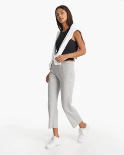 Halo Straight Leg | Pale Grey Heather -Vuori Clothing Store VW4017PHG SP23 W ECOMM PANTS FULL 0226 1x1 51be4aad 35f3 49a2 9223 a94e5574120a