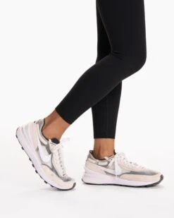 Vuori AllTheFeels™ Legging - Short | Black 11 Vuori AllTheFeels™ Legging - Short | Black -Vuori Clothing Store VW4018 SBLK FA23 W ECOMM PANTS DETAIL 9