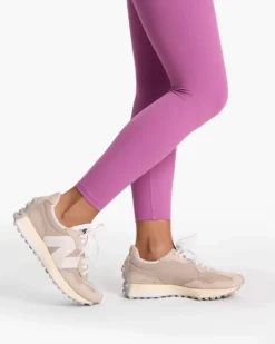 Vuori AllTheFeels™ Legging - Short | Claret -Vuori Clothing Store VW4018 SCLR FA23 W ECOMM PANTS DETAIL 7 808ce2fc 5554 4ede a2f7 1a7ee250417a