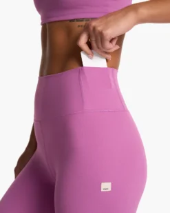 Vuori AllTheFeels™ Legging - Short | Claret -Vuori Clothing Store VW4018 SCLR FA23 W ECOMM PANTS DETAIL 8 927bb72a 3642 4799 8dc8 352bde707f0f
