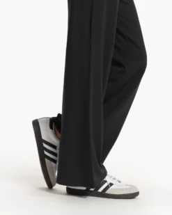 Halo Essential Wideleg | Black Heather 11 Halo Essential Wideleg | Black Heather -Vuori Clothing Store VW4023HBK FA23 W ECOMM PANTS DETAIL 8