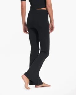 Lux Rib Split Bootcut | Black -Vuori Clothing Store VW4042BLK SP23 W ECOMM FULL 6877 1x1 13a4c2a2 188d 4cca 9ca8 f824e819b198