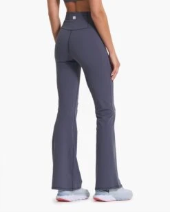 Studio Flare | Azure -Vuori Clothing Store VW4043AZR FA22 W ECOMM BOTTOM 7823 1x1 9839694e d6b8 4868 a39f c514267f8941