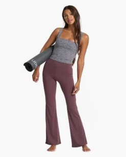 Studio Flare | Chestnut -Vuori Clothing Store VW4043CHN FA22 W ECOMM FULL 6675 1x1 3fc0971f aa7b 45e7 b82c bacfdda5470f