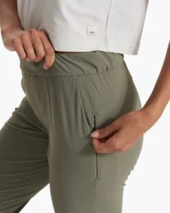 Miles Ankle Pant | Pistachio 9 Miles Ankle Pant | Pistachio -Vuori Clothing Store VW404PSO SP23 W ECOMM PANTS 4030 DETAIL 1x1 cba14ad1 d6df 4ac5 aebd f7634ee53050