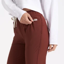 Weekend Jogger | Brick 11 Weekend Jogger | Brick -Vuori Clothing Store VW422BRK 6 1a824e34 78c5 4182 b2c6 ae8d8e609465