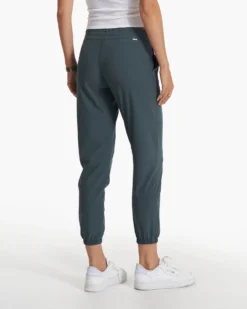 Weekend Jogger | Stone -Vuori Clothing Store VW422STN SP23 W ECOMM PANTS 2313 BOTTOM 1x1 df27441e 4ba6 4ac7 a89e e38e1f4866ab