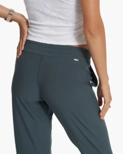 Weekend Jogger | Stone -Vuori Clothing Store VW422STN SP23 W ECOMM PANTS 2337 DETAIL 1x1 9b74e9c4 c8be 4080 9b4f 1a73fc59c8c7 scaled