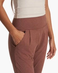 Lux At Ease Pant | Hazelnut Heather -Vuori Clothing Store VW427HHZ FA23 W ECOMM PANTS DETAIL 6