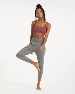 Lux At Ease Pant | Heather Grey 11 Lux At Ease Pant | Heather Grey -Vuori Clothing Store VW427HTG FA22 W ECOMM CURVE 02906 1x1 cd92a7b3 e125 42b4 8805 389e3653b0ce