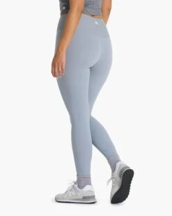 Rib Studio Legging | Light Cloud -Vuori Clothing Store VW428LCL FA22 W ECOMM CURVE 01122 1x1 bb0936a2 fbe3 4c29 9aad 3e7420fbd6d7