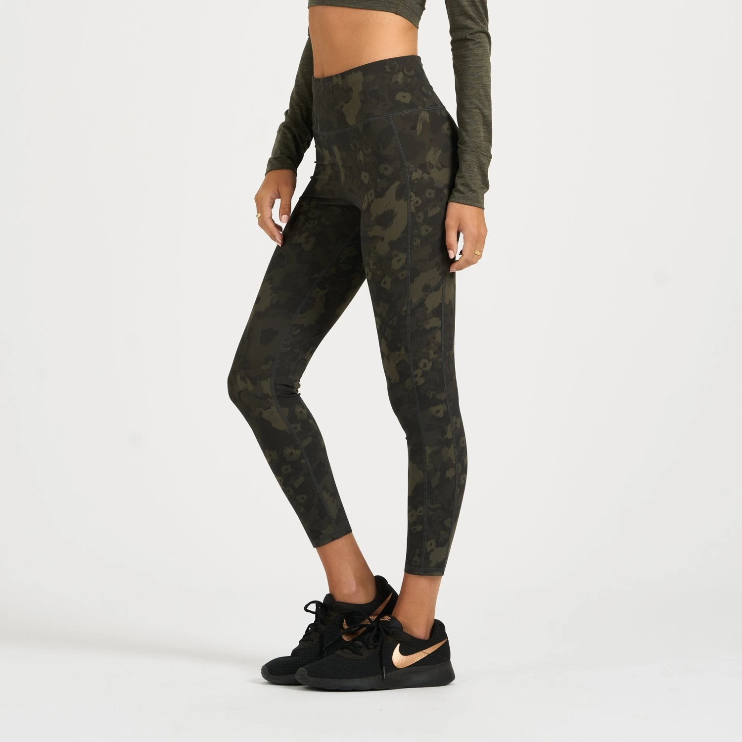 Stride Legging | Oregano Camo Flower 2 Stride Legging | Oregano Camo Flower - Image 2