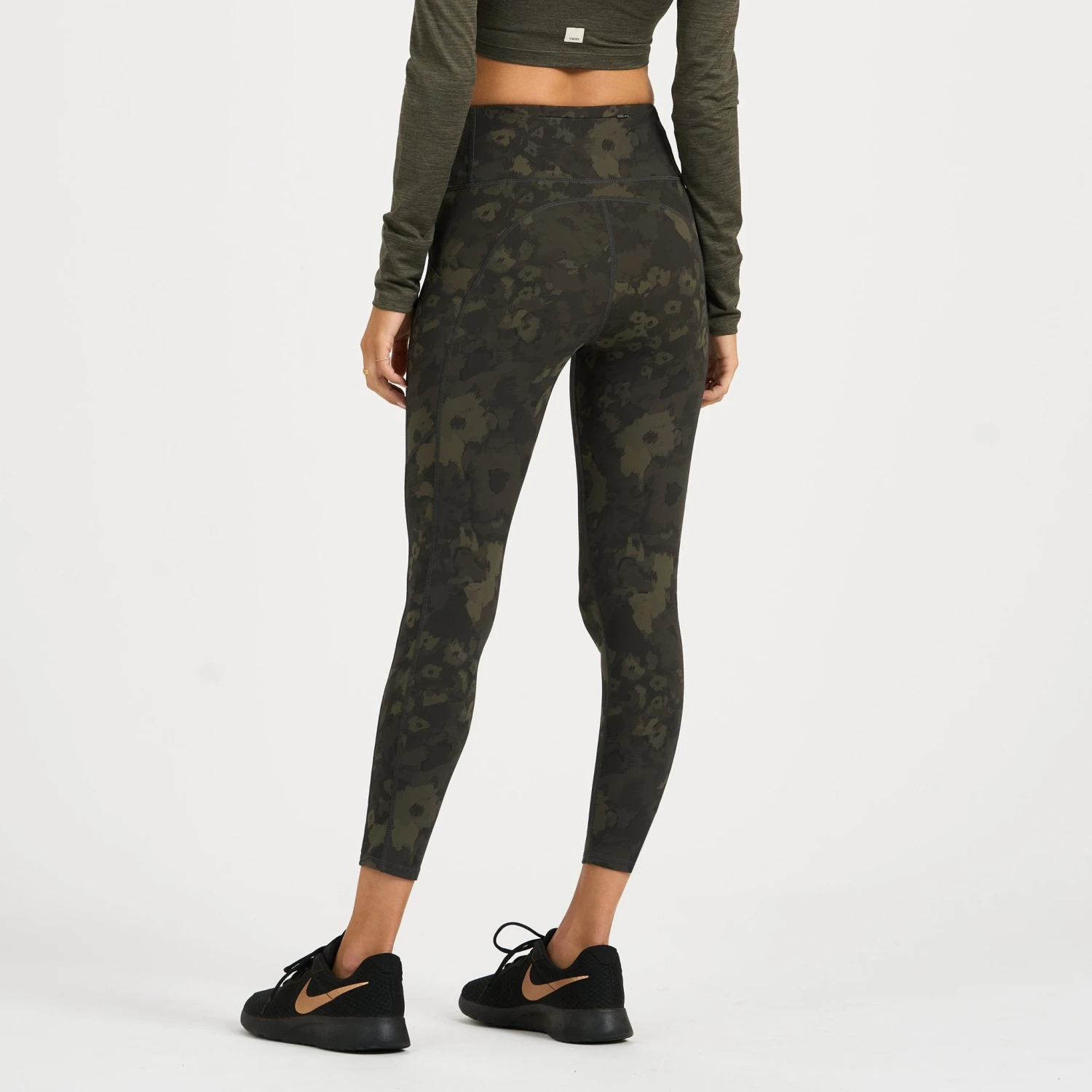 Stride Legging | Oregano Camo Flower 3 Stride Legging | Oregano Camo Flower - Image 3