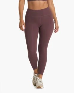 Stride Legging | Chestnut -Vuori Clothing Store VW429CHN FA22 W ECOMM CURVE 00657 1x1 b3206c63 4157 436c aed4 ce90eba760c4