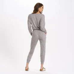 Long-Sleeve Lux Jumpsuit | Clay Heather 7 Long-Sleeve Lux Jumpsuit | Clay Heather -Vuori Clothing Store VW438HCA 4 553ecc64 8844 4db8 8e0f 13d5bef24c82