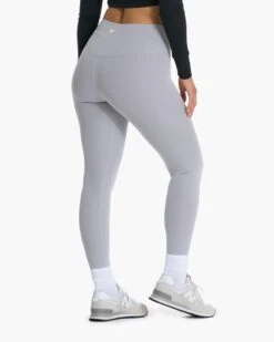 Lux Rib Studio Legging | Pale Grey Heather -Vuori Clothing Store VW442PHG FA22 W ECOMM CURVE 02737 1x1 d8aee4b3 97eb 4c0e 8e45 ad845a4bd3ab
