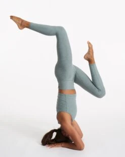 Clean Elevation Legging-Long | Stormy Heather 11 Clean Elevation Legging-Long | Stormy Heather -Vuori Clothing Store VW444 LHSR SP23 W ECOMM PANTS DETAIL 03633 4x5 e8491038 995b 426d bd2f bdfa89bc024f