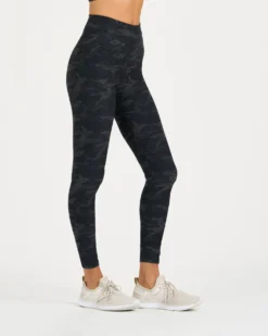 Clean Elevation Legging | Black Camo 8 Clean Elevation Legging | Black Camo -Vuori Clothing Store VW444BCM 1