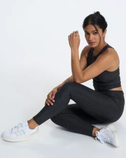 Clean Elevation Legging | Charcoal Heather Gingham -Vuori Clothing Store VW444HCG SP23 W ECOMM BOTTOMS 3608 1X1 b2f3ad7f 76a4 4ee2 b78c 3152c6942508