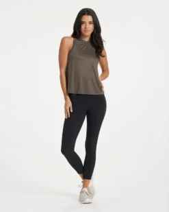 Studio Pocket Legging-Short | Black 10 Studio Pocket Legging-Short | Black -Vuori Clothing Store VW446 SBLK 0701 bb3113f2 a599 43b5 b9c9 7d58934b2fd6